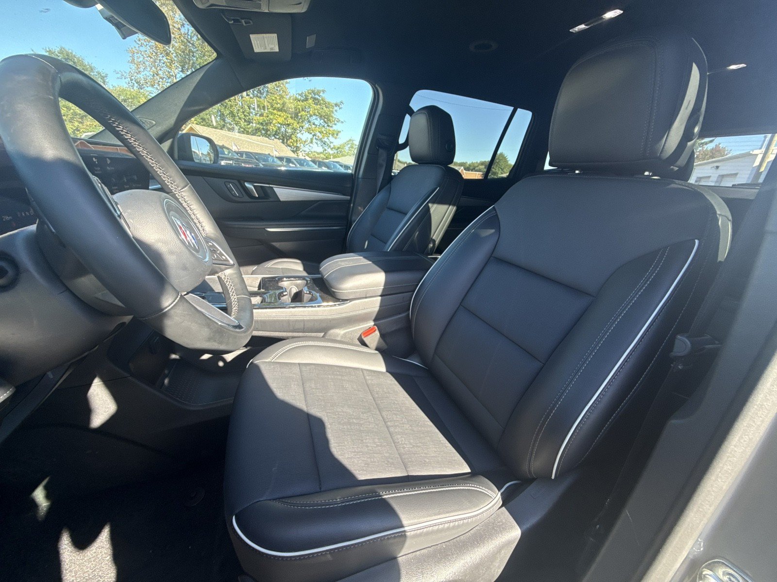 Used 2025 Buick Enclave Preferred FWD image 9