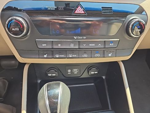 Used 2018 Hyundai Tucson Value AWD/4WD image 13