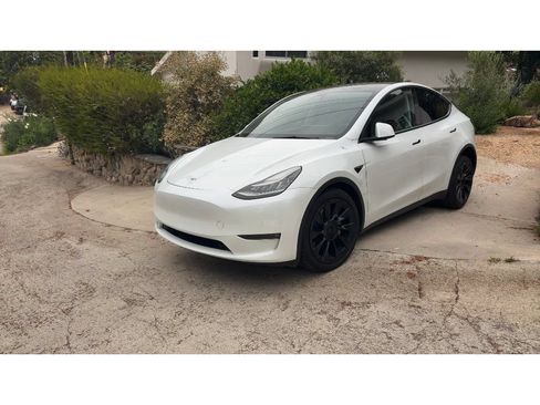 Used 2021 Tesla Model Y Long Range AWD/4WD image 1