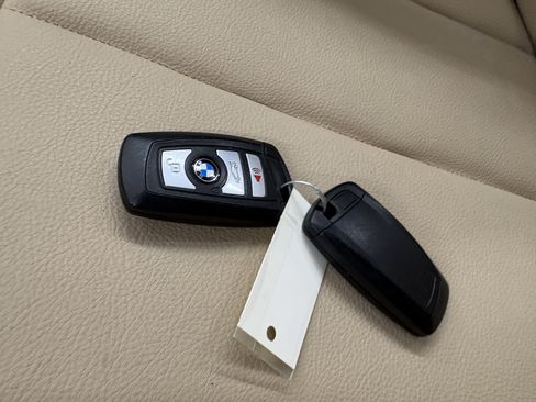 Used 2017 BMW 320i xDrive Sedan image 29