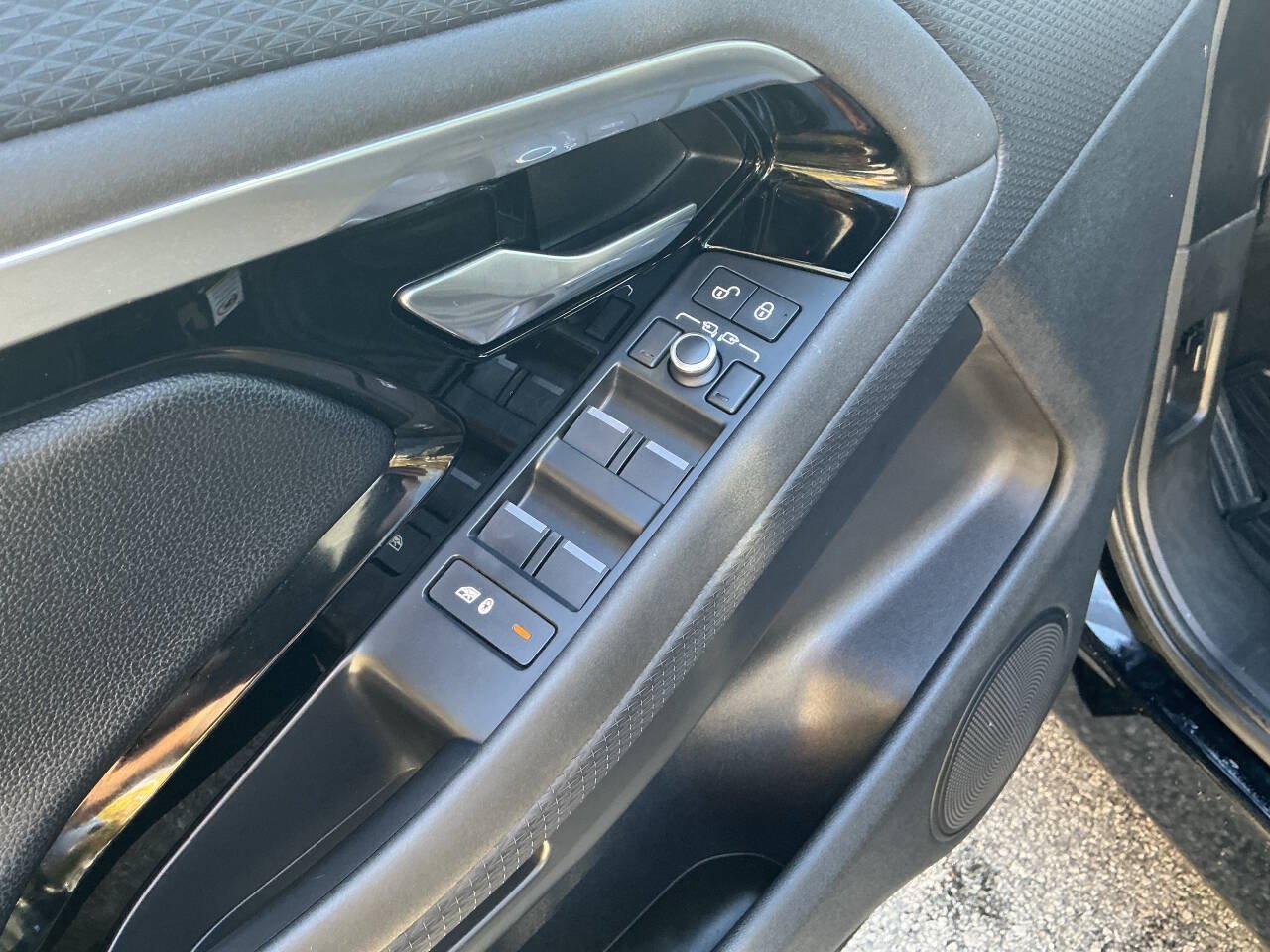 Used 2020 Land Rover Range Rover Evoque S AWD/4WD image 16