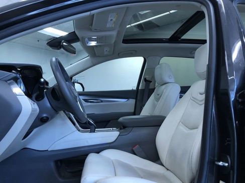Used 2017 Cadillac XT5 Luxury w/ Driver Awareness Package AWD/4WD image 19