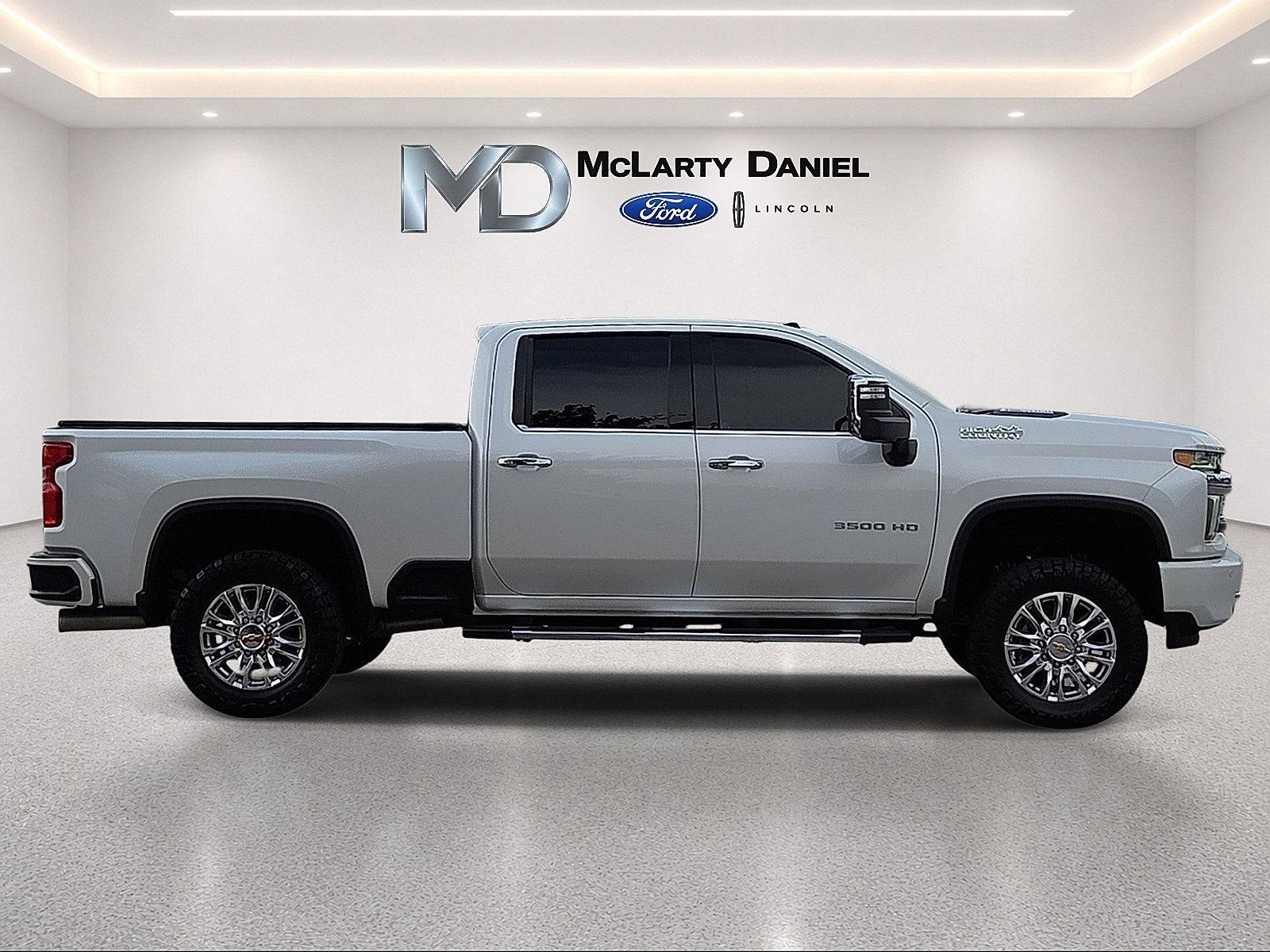 Used 2022 Chevrolet Silverado 3500 High Country w/ Z71 Off-Road Package AWD/4WD image 6