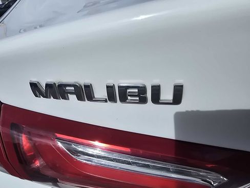 Used 2020 Chevrolet Malibu LT image 17