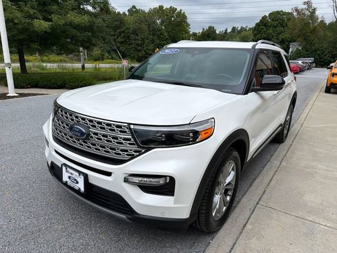 Used 2023 Ford Explorer Limited w/ Limited Technology Package AWD/4WD image 3