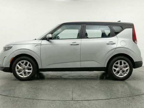 Used 2025 Kia Soul LX w/ LX Technology Package FWD image 5