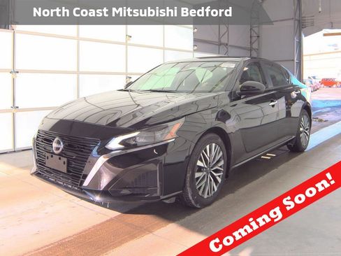 Used 2023 Nissan Altima 2.5 SV image 1