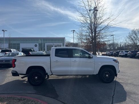 Used 2024 Chevrolet Colorado LT image 8