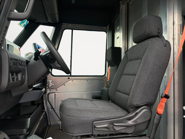 Used 2024 Chevrolet Brightdrop 400 w/ Commercial Equipment Package AWD/4WD image 9