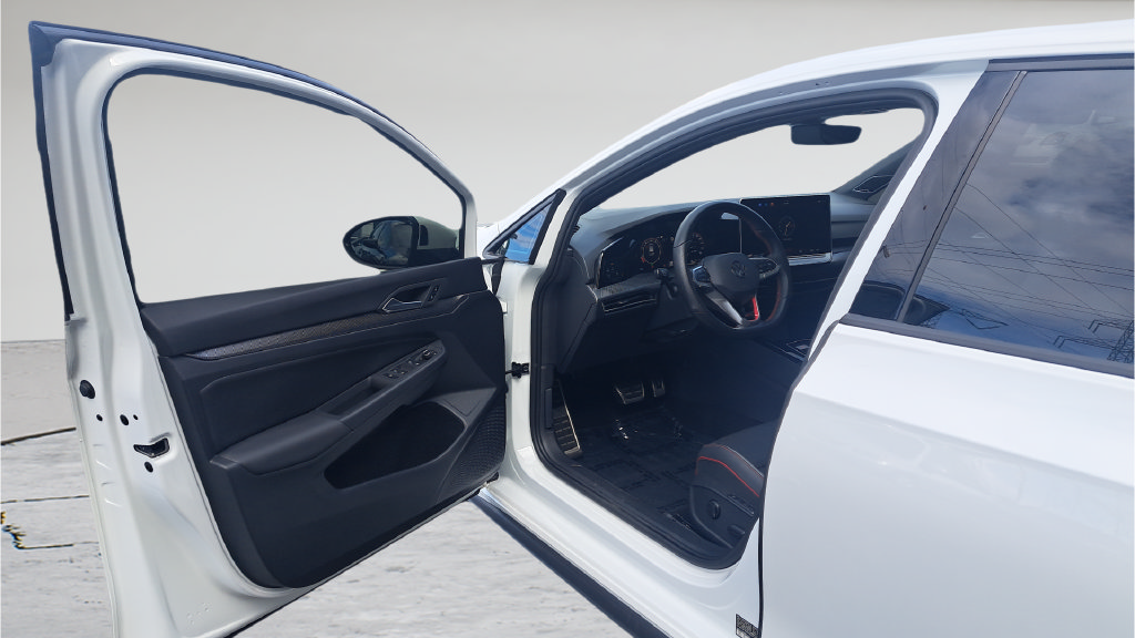 Used 2025 Volkswagen GTI SE FWD image 9