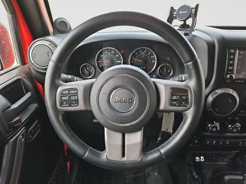 Used 2013 Jeep Wrangler Unlimited Sahara AWD/4WD image 42