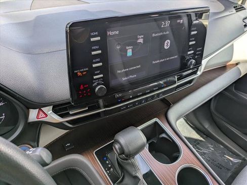 Used 2024 Toyota Sienna LE FWD image 12