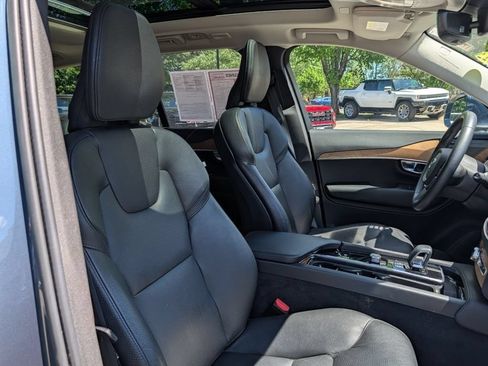 Used 2023 Volvo XC90 B6 Plus AWD/4WD image 18