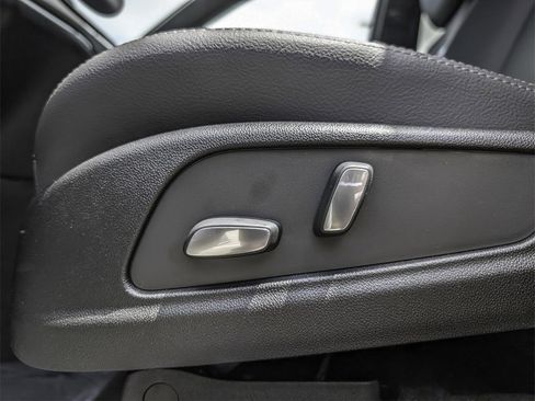 New 2025 Cadillac XT5 Luxury image 14