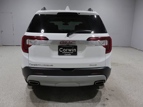Used 2020 GMC Acadia SLT w/ Driver Alert Package II AWD/4WD image 3