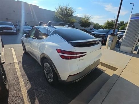 Used 2025 Genesis GV60 RWD image 7