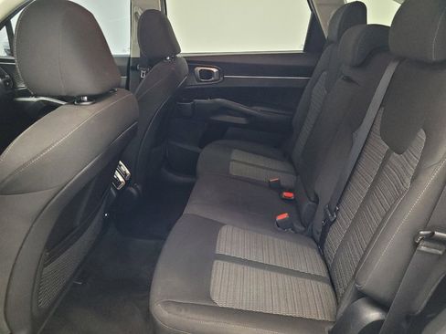 Used 2022 Kia Sorento LX image 18