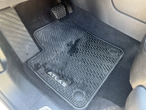 Used 2022 Volkswagen Atlas Cross Sport SE w/ Panoramic Sunroof Package image 15