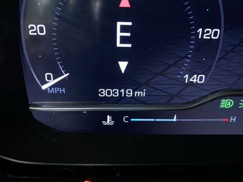 Used 2023 GMC Yukon XL Denali Ultimate image 4