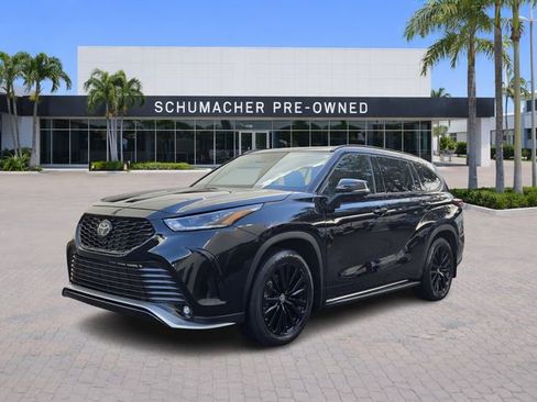 Used 2024 Toyota Highlander XSE image 3