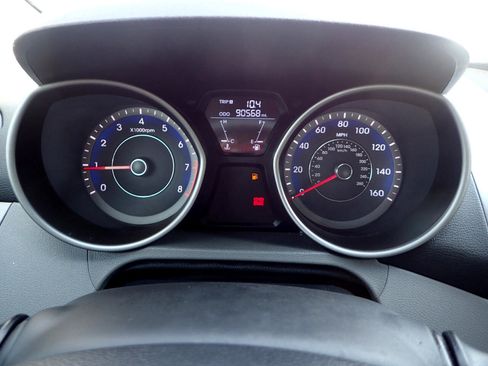 Used 2013 Hyundai Elantra GLS image 16