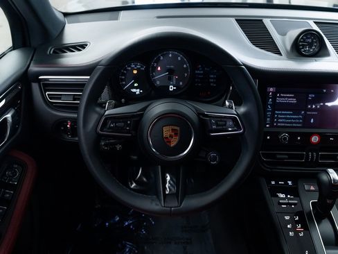 Used 2023 Porsche Macan S image 12