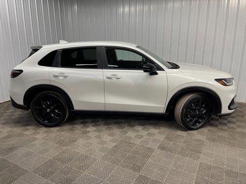 Used 2023 Honda HR-V Sport image 2