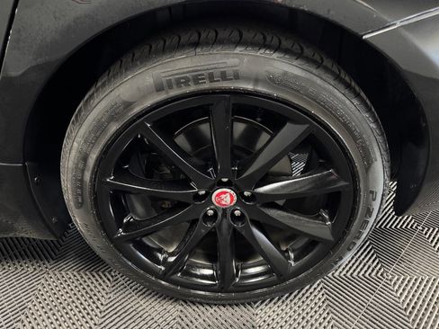 Used 2016 Jaguar XJ R-Sport image 18