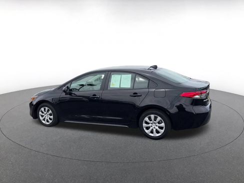 Used 2025 Toyota Corolla LE FWD image 10