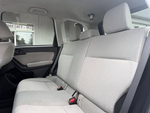 Used 2015 Subaru Forester 2.5i AWD/4WD image 21
