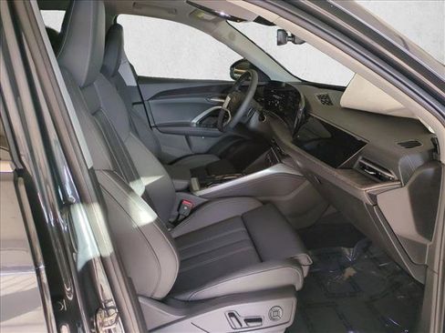 New 2025 Audi Q5 Premium Plus image 17