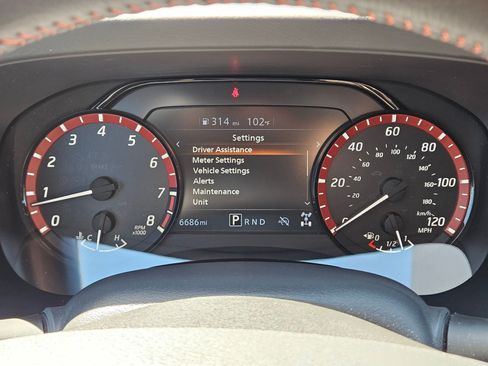 Used 2025 Nissan Frontier PRO-4X AWD/4WD image 14