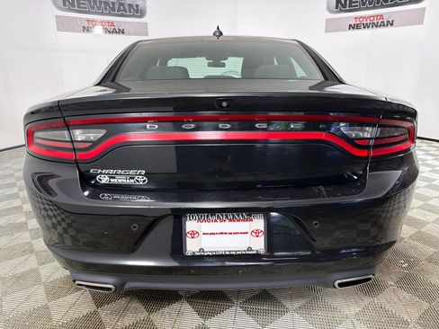 Used 2023 Dodge Charger SXT RWD image 4