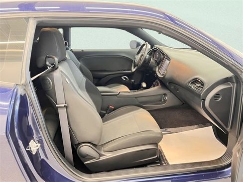Used 2016 Dodge Challenger SXT w/ Sound Group image 13
