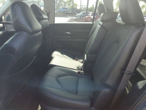 Used 2024 Toyota Grand Highlander AWD image 10