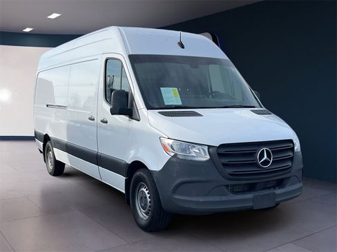 Used 2024 Mercedes-Benz Sprinter 2500 image 6