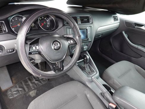 Used 2016 Volkswagen Jetta SE FWD image 13