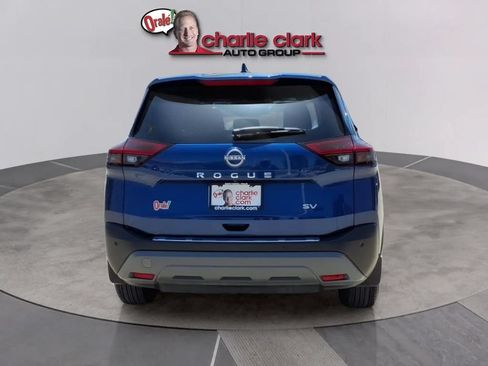Used 2023 Nissan Rogue SV FWD image 4