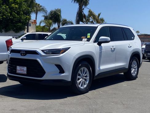 Certified 2025 Toyota Grand Highlander AWD image 6