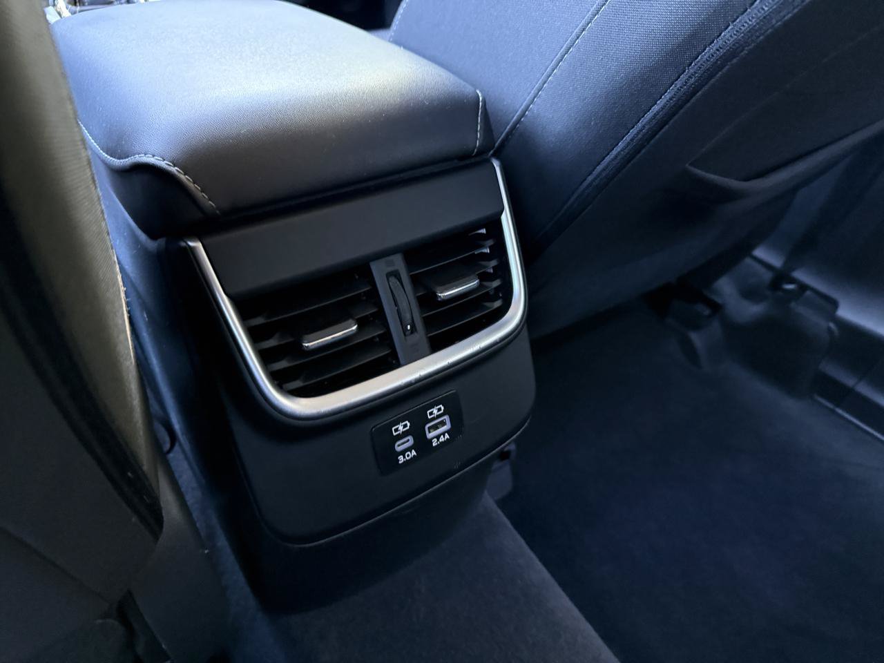 Used 2025 Subaru Outback Premium AWD/4WD image 19