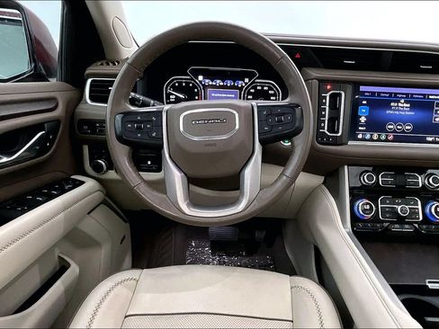 Used 2021 GMC Yukon Denali w/ Denali Premium Package AWD/4WD image 6
