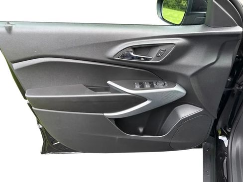 New 2026 Chevrolet Trax LS w/ LS Convenience Package FWD image 11