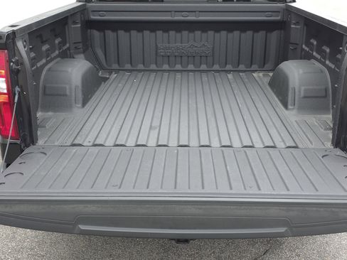 Used 2022 Chevrolet Silverado 1500 High Country w/ Technology Package image 33