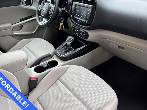 Used 2021 Kia Soul LX image 17