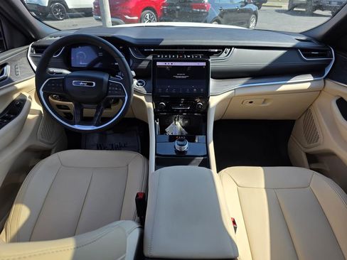 Used 2024 Jeep Grand Cherokee L Limited image 26