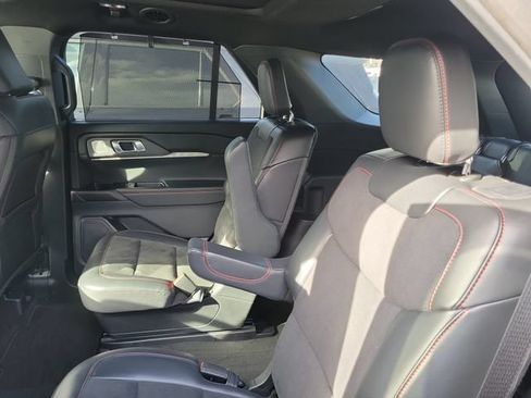 Used 2025 Ford Explorer ST AWD/4WD image 9