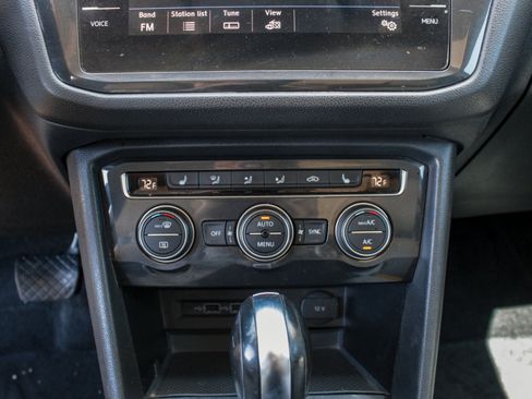Used 2019 Volkswagen Tiguan SEL AWD/4WD image 17