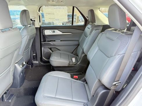 New 2026 Ford Explorer Active w/ Active Comfort Package image 13