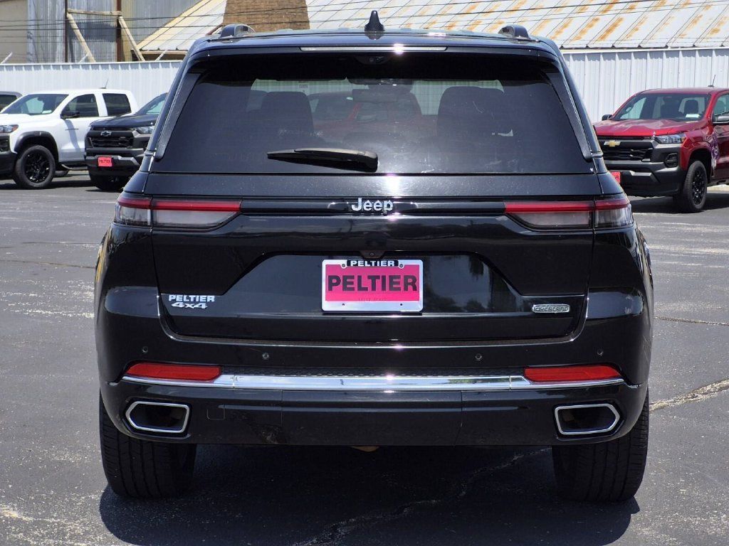 Used 2023 Jeep Grand Cherokee Overland w/ Luxury Tech Group IV AWD/4WD image 5