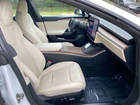 Used 2023 Tesla Model S Standard Range image 36